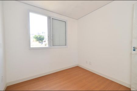 Apartamento à venda com 212m², 4 quartos e 4 vagas Apartamento à venda com 212m², 4 quartos e 4 vagasQuarto 1