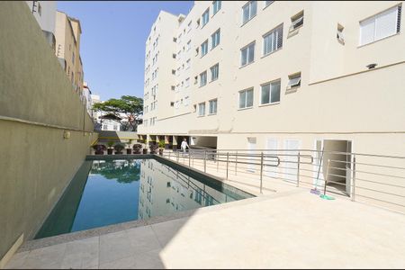 Apartamento à venda com 212m², 4 quartos e 4 vagas Apartamento à venda com 212m², 4 quartos e 4 vagasÁrea comum - Piscina