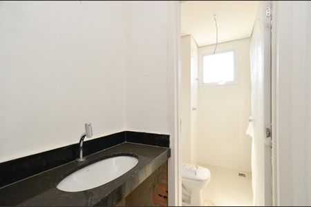 Apartamento à venda com 212m², 4 quartos e 4 vagas Apartamento à venda com 212m², 4 quartos e 4 vagasBanheiro Social