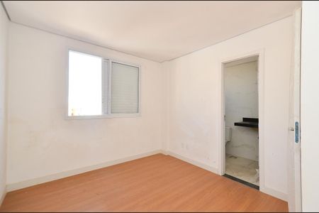 Apartamento à venda com 212m², 4 quartos e 4 vagas Apartamento à venda com 212m², 4 quartos e 4 vagasSuíte 4
