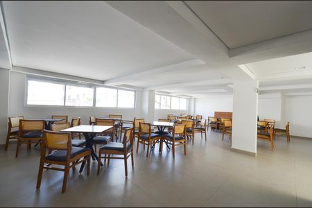 Apartamento à venda com 212m², 4 quartos e 4 vagas Apartamento à venda com 212m², 4 quartos e 4 vagasÁrea comum - Salão de festas