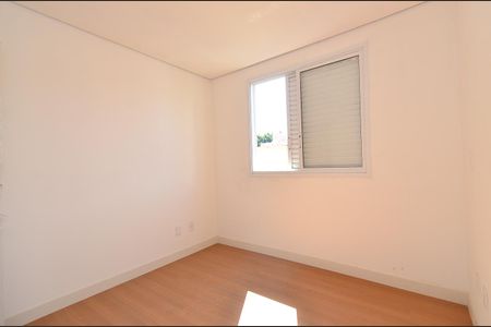 Apartamento à venda com 212m², 4 quartos e 4 vagas Apartamento à venda com 212m², 4 quartos e 4 vagasQuarto 3