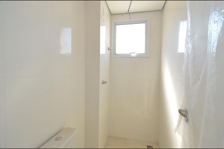 Apartamento à venda com 212m², 4 quartos e 4 vagas Apartamento à venda com 212m², 4 quartos e 4 vagasBanheiro Social