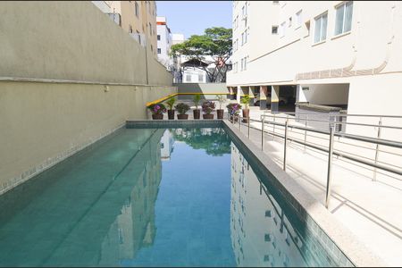 Apartamento à venda com 212m², 4 quartos e 4 vagas Apartamento à venda com 212m², 4 quartos e 4 vagasÁrea comum - Piscina