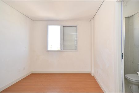 Apartamento à venda com 212m², 4 quartos e 4 vagas Apartamento à venda com 212m², 4 quartos e 4 vagasSuíte 4