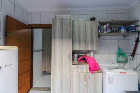 Casa à venda com 180m², 6 quartos e 3 vagas Casa à venda com 180m², 6 quartos e 3 vagasÁrea de Serviço