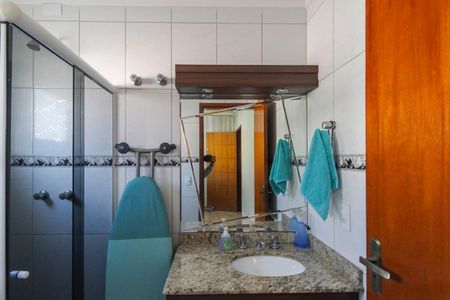 Casa à venda com 180m², 6 quartos e 3 vagas Casa à venda com 180m², 6 quartos e 3 vagasBanheiro da Suíte 2