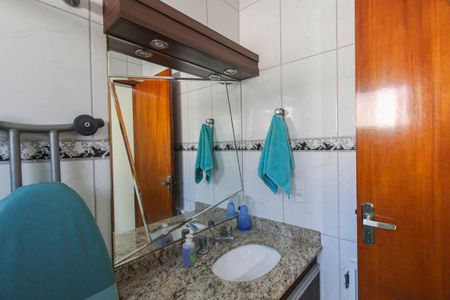 Casa à venda com 180m², 6 quartos e 3 vagas Casa à venda com 180m², 6 quartos e 3 vagasBanheiro da Suíte 2