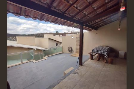 Casa à venda com 179m², 2 quartos e 2 vagasQuintal