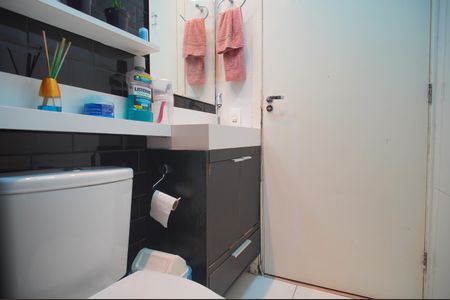 Apartamento à venda com 42m², 2 quartos e 1 vagaBanheiro Social