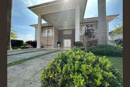 Casa de condomínio à venda com 672m², 5 quartos e 4 vagas Casa de condomínio à venda com 672m², 5 quartos e 4 vagasFachada