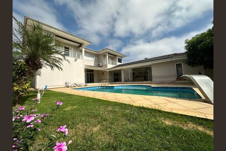 Casa de condomínio à venda com 672m², 5 quartos e 4 vagas Casa de condomínio à venda com 672m², 5 quartos e 4 vagasPiscina
