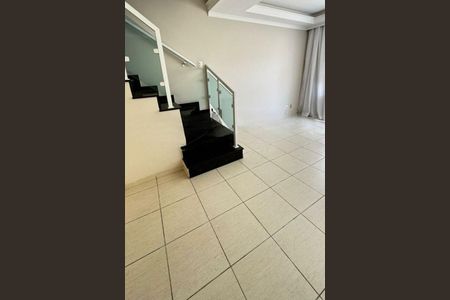Casa à venda com 120m², 3 quartos e 2 vagas