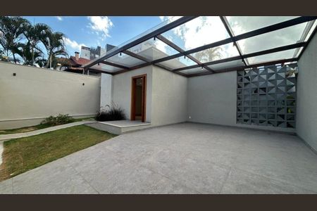 Casa à venda com 200m², 3 quartos e 2 vagas