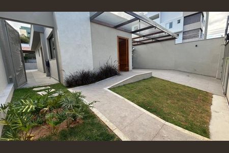Casa à venda com 200m², 3 quartos e 2 vagas