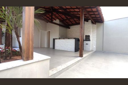 Casa à venda com 200m², 3 quartos e 2 vagas