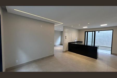 Casa à venda com 200m², 3 quartos e 2 vagas