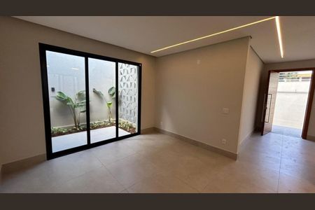 Casa à venda com 200m², 3 quartos e 2 vagas