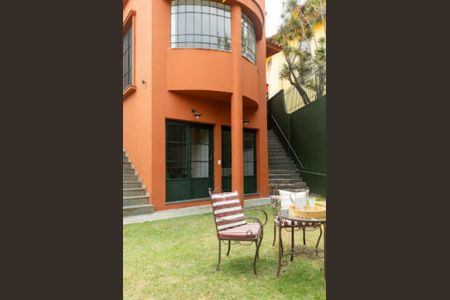 Casa à venda com 260m², 3 quartos e 3 vagas