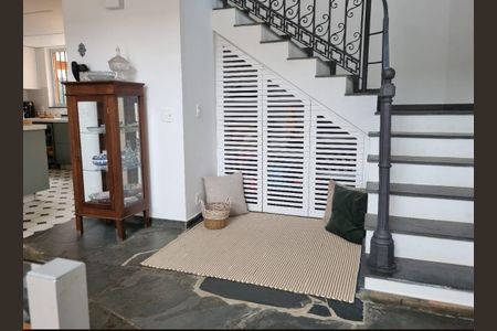 Casa à venda com 260m², 3 quartos e 3 vagas