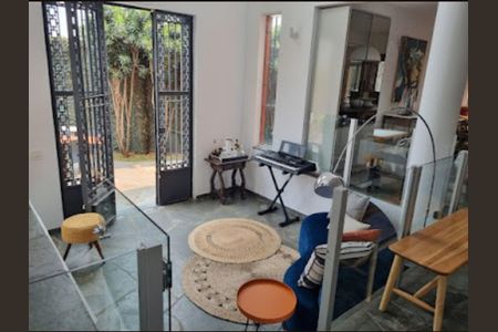 Casa à venda com 260m², 3 quartos e 3 vagas