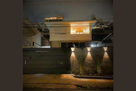 Casa à venda com 300m², 4 quartos e 6 vagas