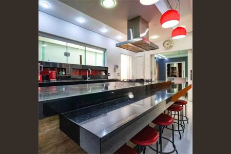 Casa à venda com 300m², 4 quartos e 6 vagas