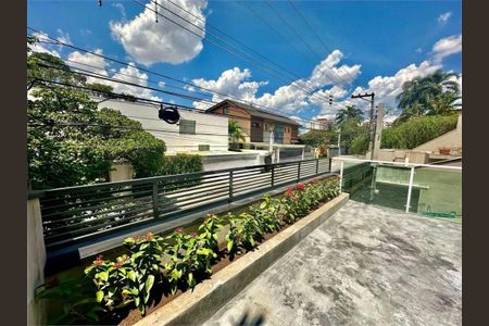 Casa à venda com 300m², 4 quartos e 6 vagas