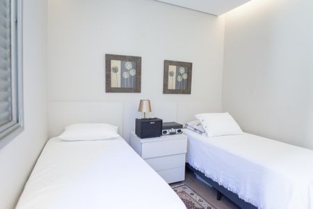 Apartamento à venda com 105m², 3 quartos e 2 vagasQuarto 1