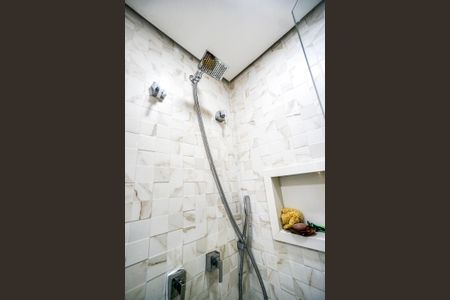 Apartamento à venda com 103m², 3 quartos e 2 vagasBanheiro da suíte 02