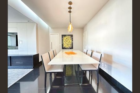 Apartamento à venda com 110m², 3 quartos e 2 vagas Apartamento à venda com 110m², 3 quartos e 2 vagasSala