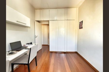 Apartamento à venda com 110m², 3 quartos e 2 vagas Apartamento à venda com 110m², 3 quartos e 2 vagasQuarto 2