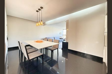 Apartamento à venda com 110m², 3 quartos e 2 vagas Apartamento à venda com 110m², 3 quartos e 2 vagasSala