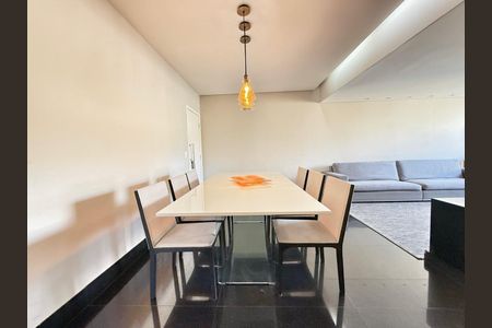 Apartamento à venda com 110m², 3 quartos e 2 vagas Apartamento à venda com 110m², 3 quartos e 2 vagasSala