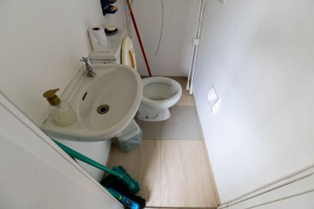 Apartamento à venda com 140m², 3 quartos e 3 vagas Apartamento à venda com 140m², 3 quartos e 3 vagasBanheiro de Serviço