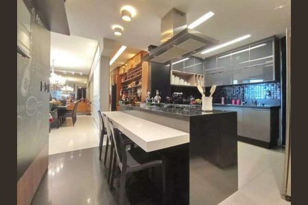 Apartamento à venda com 154m², 3 quartos e 3 vagas