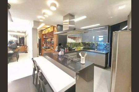 Apartamento à venda com 154m², 3 quartos e 3 vagas