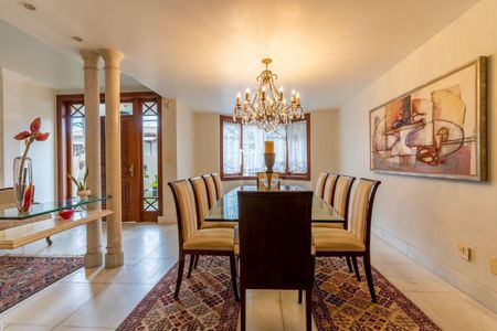 Casa à venda com 5 quartos, 490m² em Mangabeiras, Belo Horizonte