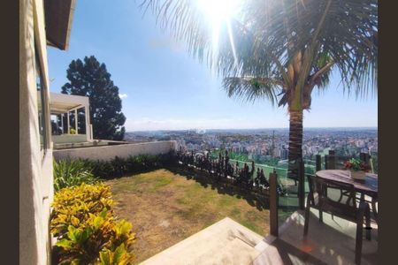 Casa à venda com 600m², 4 quartos e 4 vagas