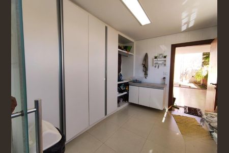 Casa à venda com 600m², 4 quartos e 4 vagas