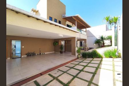 Casa à venda com 600m², 4 quartos e 4 vagas