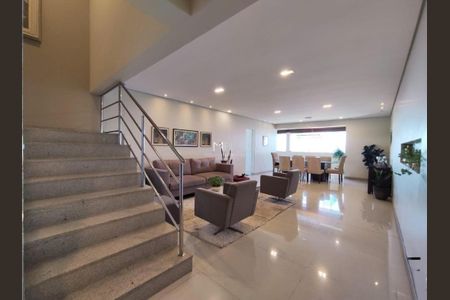 Casa à venda com 600m², 4 quartos e 4 vagas