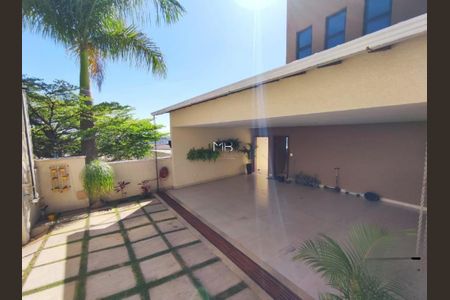 Casa à venda com 600m², 4 quartos e 4 vagas