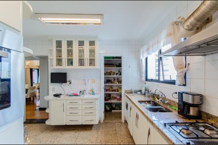 Apartamento à venda com 157m², 5 quartos e 3 vagas Apartamento à venda com 157m², 5 quartos e 3 vagasCozinha