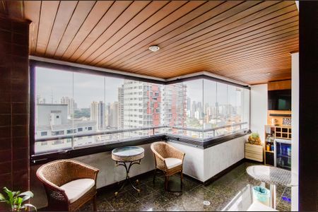 Apartamento à venda com 157m², 5 quartos e 3 vagas Apartamento à venda com 157m², 5 quartos e 3 vagasVaranda da Sala