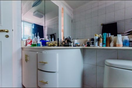 Apartamento à venda com 157m², 5 quartos e 3 vagas Apartamento à venda com 157m², 5 quartos e 3 vagasBanheiro da Suíte 2