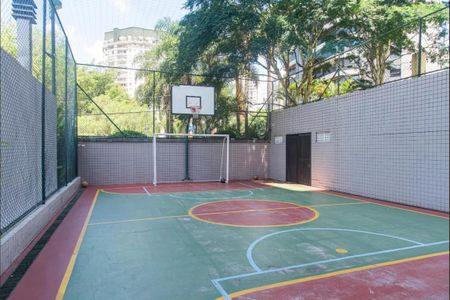 Apartamento à venda com 157m², 5 quartos e 3 vagas Apartamento à venda com 157m², 5 quartos e 3 vagasÁrea comum - Quadra Esportiva