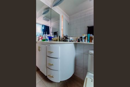 Apartamento à venda com 157m², 5 quartos e 3 vagas Apartamento à venda com 157m², 5 quartos e 3 vagasBanheiro da Suíte 2