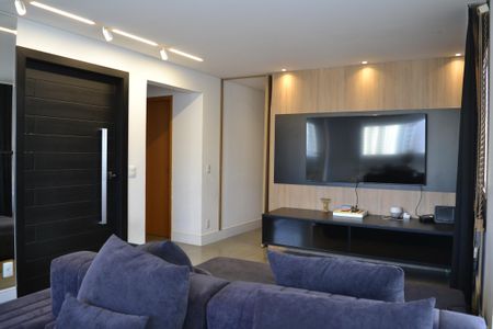 Apartamento à venda com 140m², 4 quartos e 4 vagasSala