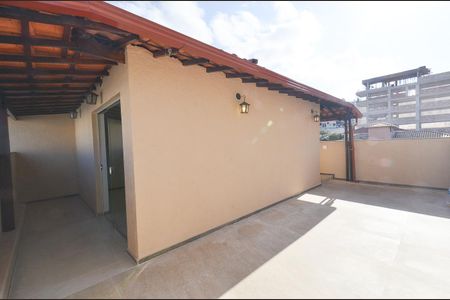 Apartamento à venda com 113m², 2 quartos e 1 vaga Apartamento à venda com 113m², 2 quartos e 1 vagaCobertura